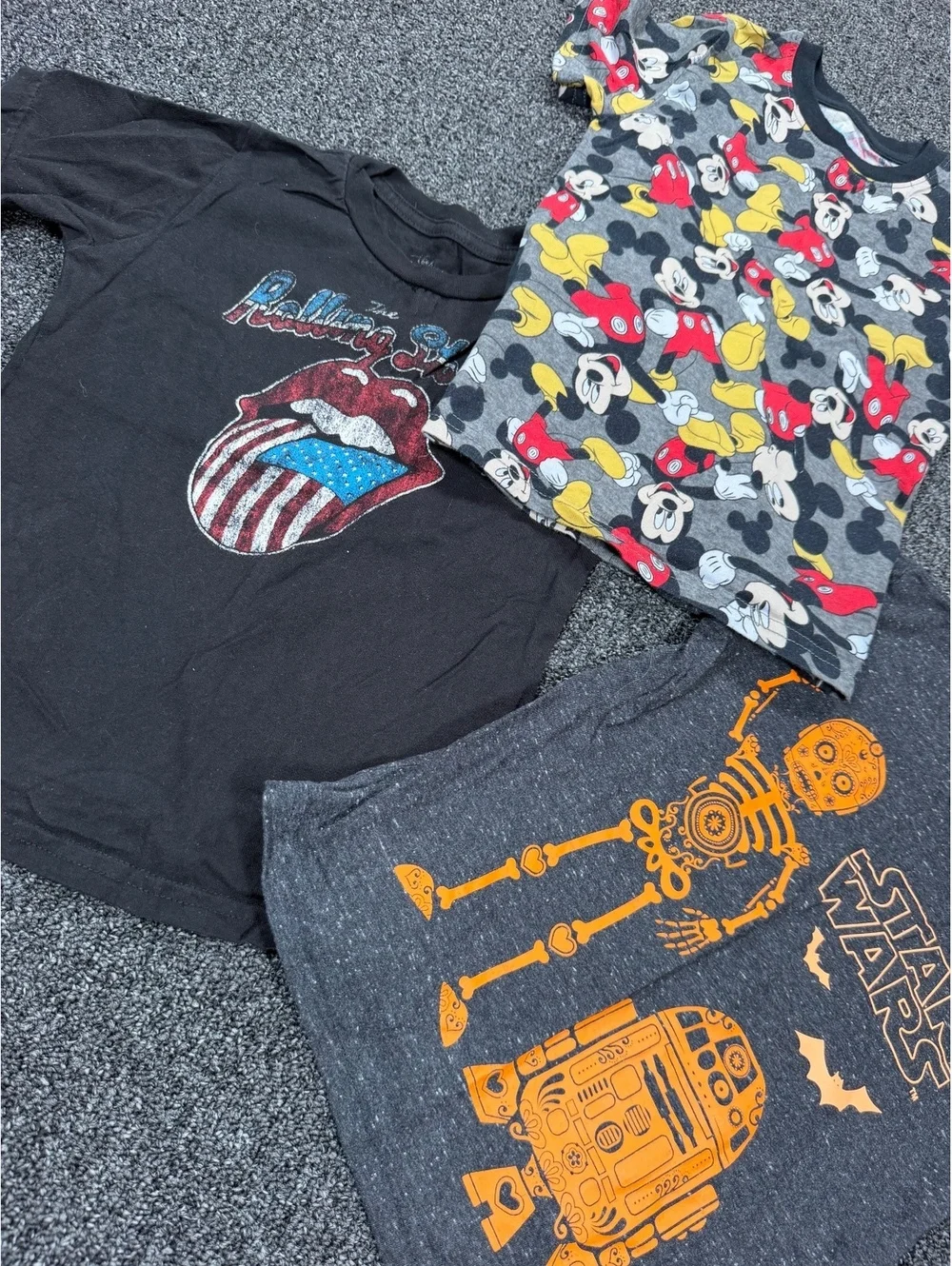 Bundle 5T T-Shirts Star Wars, Mickey Mouse, Rolling Stones